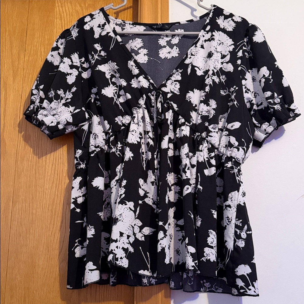 SHEIN Black and White Floral Blouse